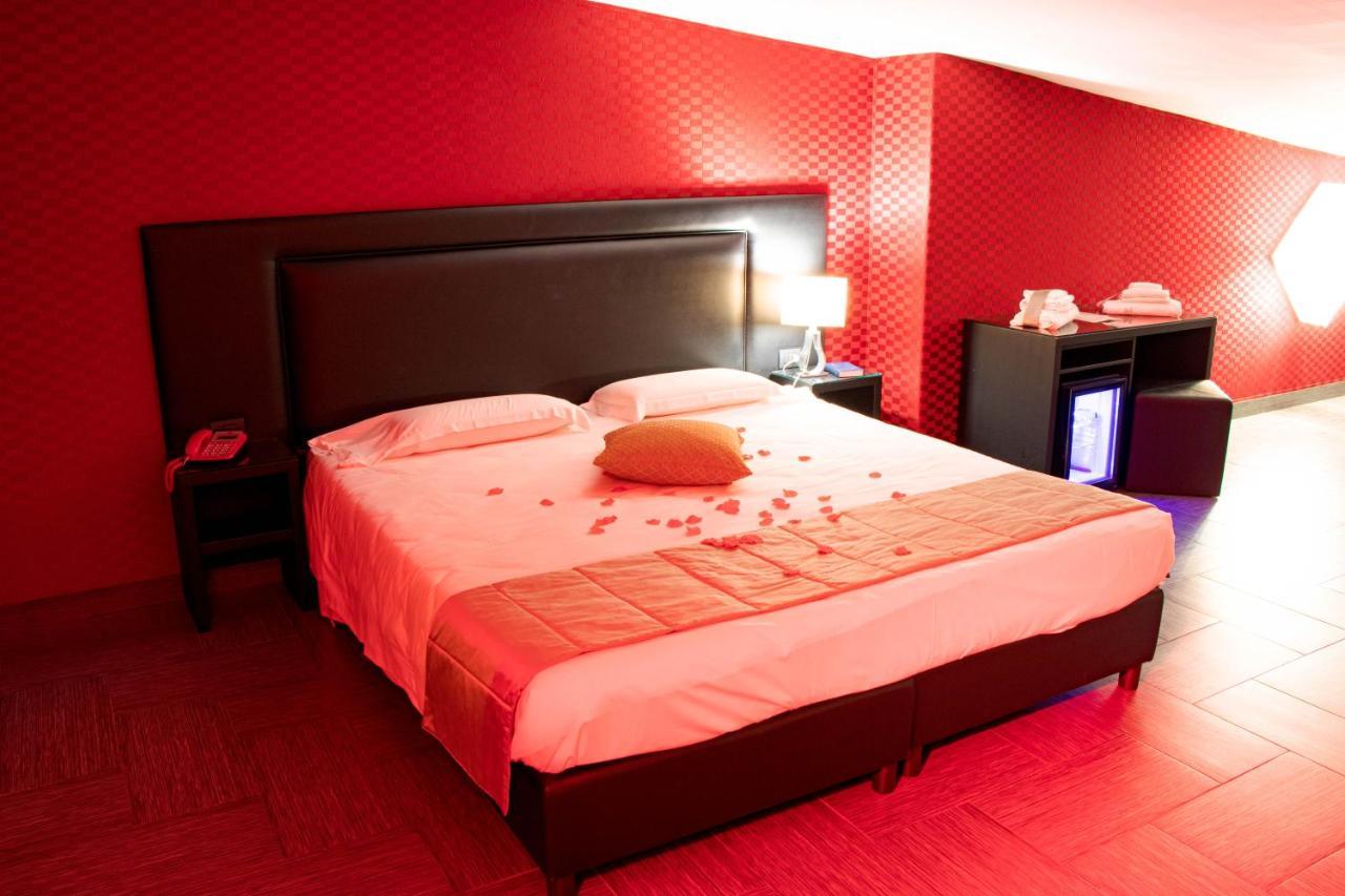 Hotel Masaniello Luxury Casoria Luaran gambar