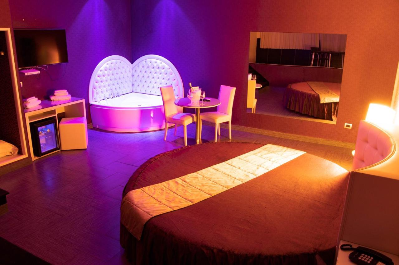 Hotel Masaniello Luxury Casoria Luaran gambar