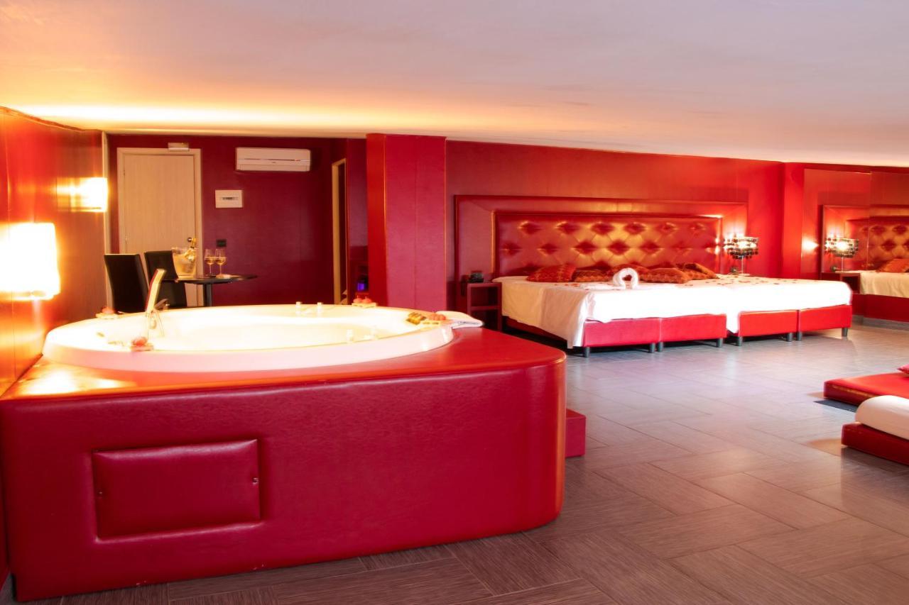 Hotel Masaniello Luxury Casoria Luaran gambar