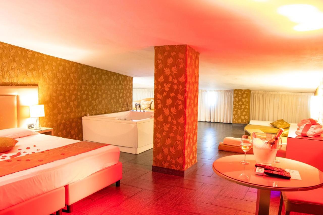 Hotel Masaniello Luxury Casoria Luaran gambar