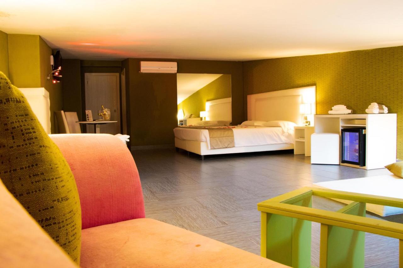 Hotel Masaniello Luxury Casoria Luaran gambar