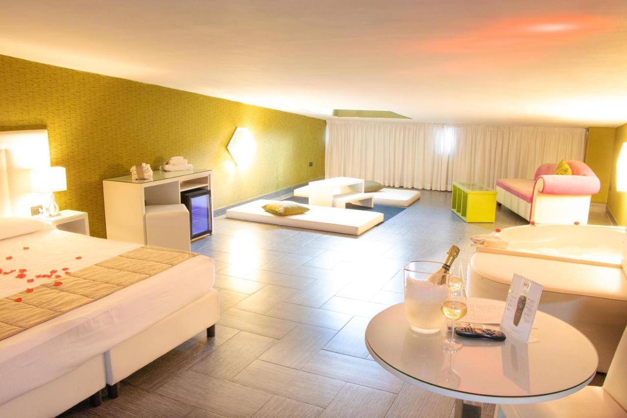 Hotel Masaniello Luxury Casoria Luaran gambar