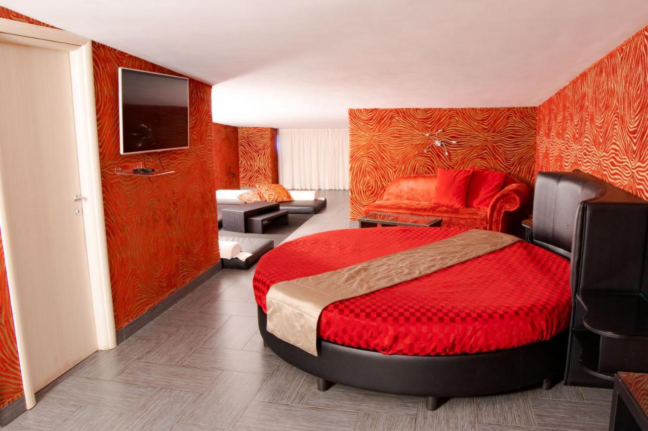 Hotel Masaniello Luxury Casoria Luaran gambar